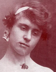 Studio di un ragazzo siciliano con un fiore in bocca, Sicilia, c.1899
